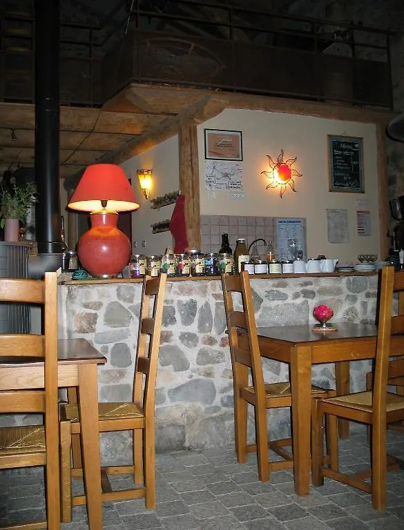 Auberge Les Liards Égliseneuve-des-Liards